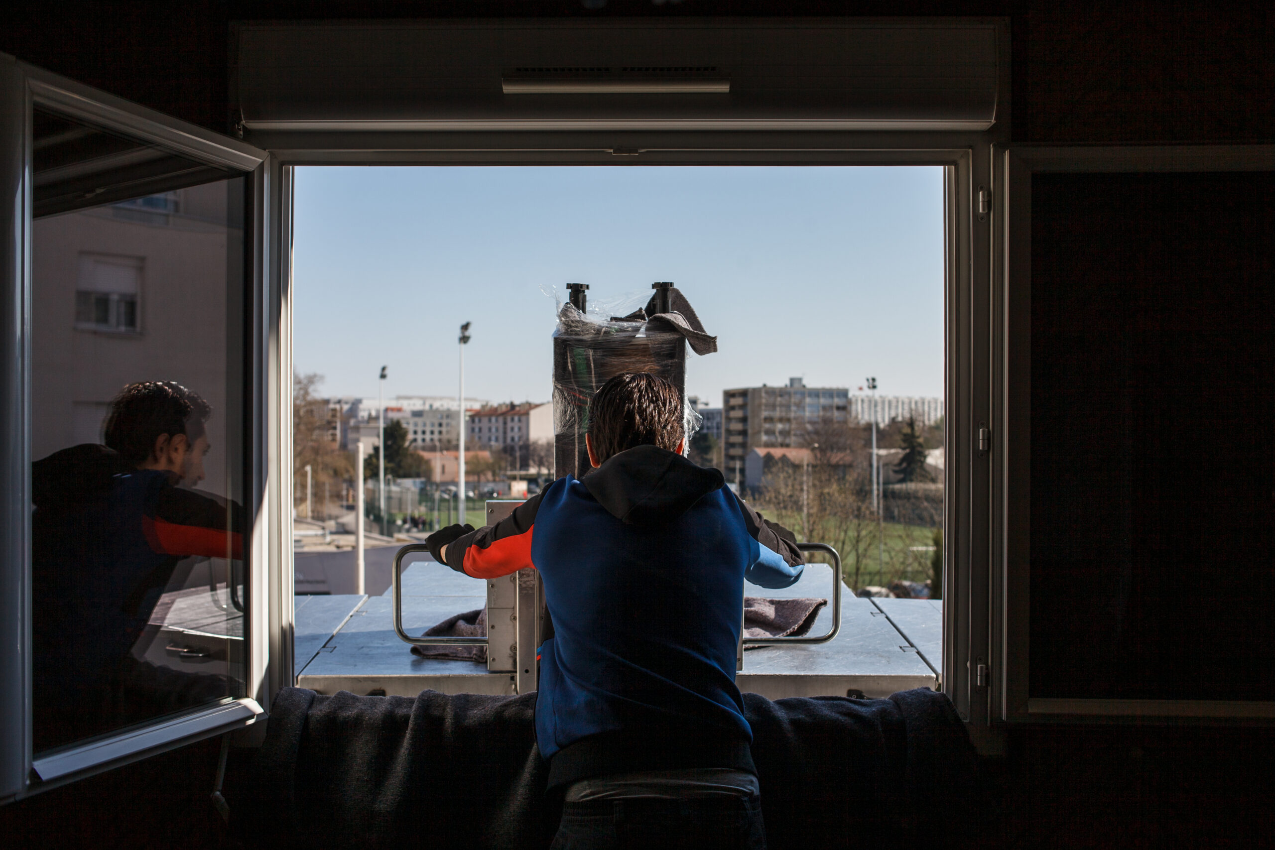 Déménagement d'un appartement de la barre du 110 Avenue Paul Santy, vouée à être détruite dans le cadre du projet de renouvellement urbain. Lyon, 23 mars 2022. / © Etienne Maury